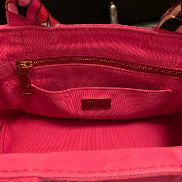 Prada Canapa - Picture 5 of 8